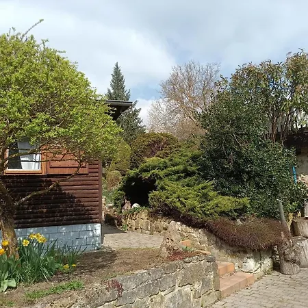 Idyllischer Ferienbungalow In Ruhiger Lage Mit Pool Und Grossen Garten Rastenberg