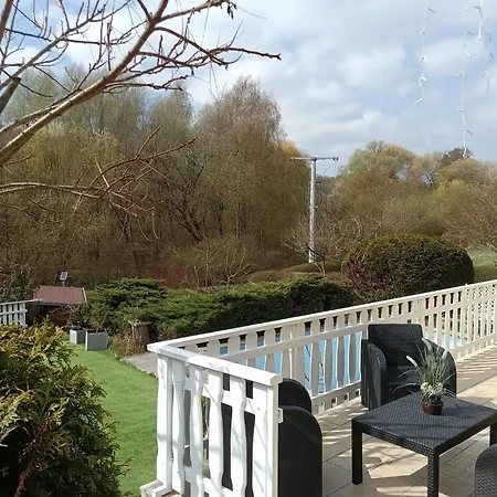 Σπίτι διακοπών Idyllischer Ferienbungalow In Ruhiger Lage Mit Pool Und Grossen Garten *