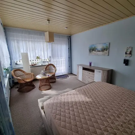 Idyllischer Ferienbungalow In Ruhiger Lage Mit Pool Und Grossen Garten Σπίτι διακοπών *