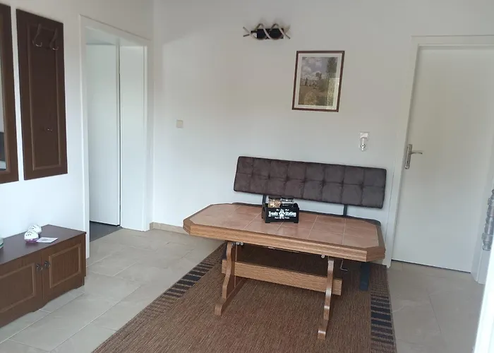 Feriehus Idyllischer Ferienbungalow In Ruhiger Lage Mit Pool Und Grossen Garten *