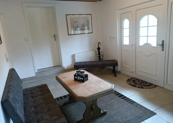 Idyllischer Ferienbungalow In Ruhiger Lage Mit Pool Und Grossen Garten *