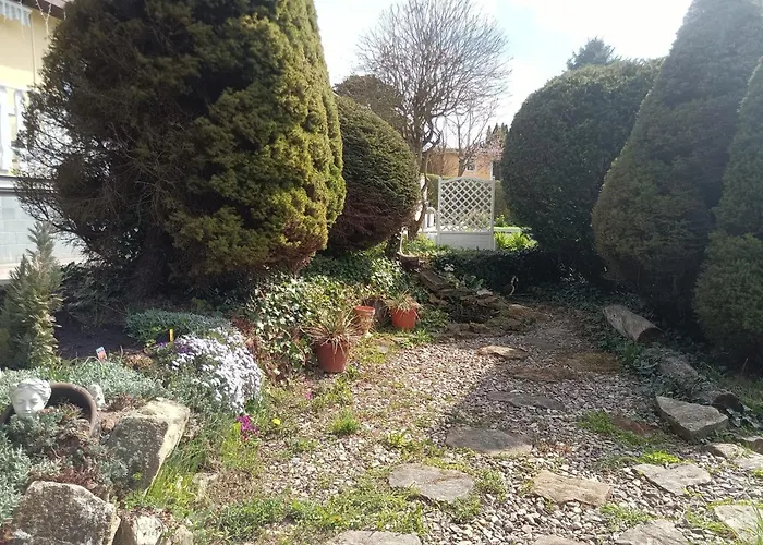 Idyllischer Ferienbungalow In Ruhiger Lage Mit Pool Und Grossen Garten * Rastenberg