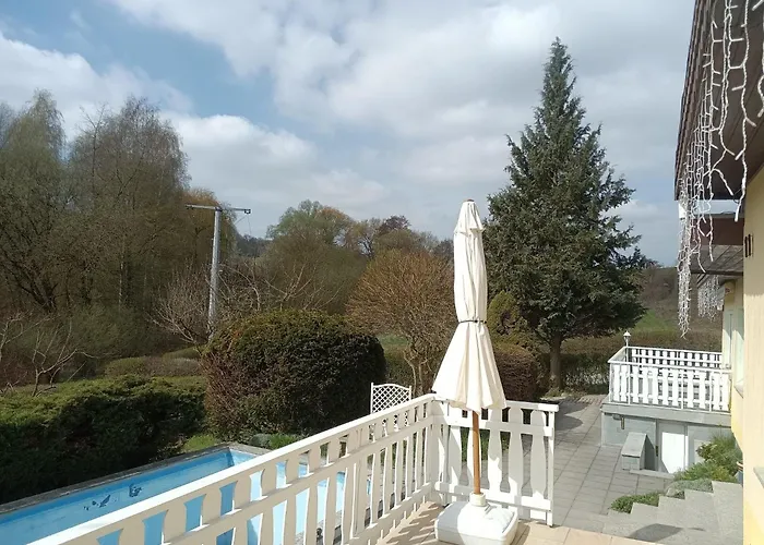 Idyllischer Ferienbungalow In Ruhiger Lage Mit Pool Und Grossen Garten * Rastenberg