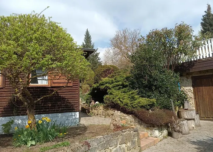 Idyllischer Ferienbungalow In Ruhiger Lage Mit Pool Und Grossen Garten Rastenberg