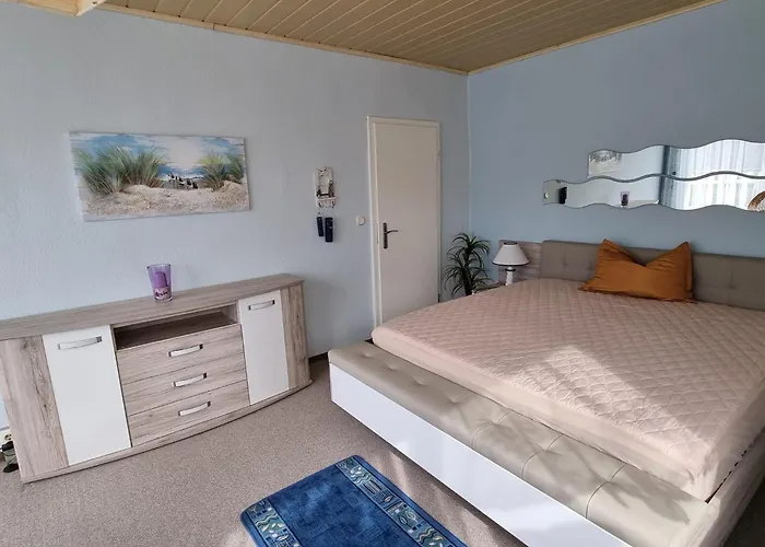 Idyllischer Ferienbungalow In Ruhiger Lage Mit Pool Und Grossen Garten Rastenberg