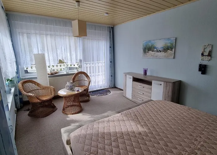 Idyllischer Ferienbungalow In Ruhiger Lage Mit Pool Und Grossen Garten Feriehus *