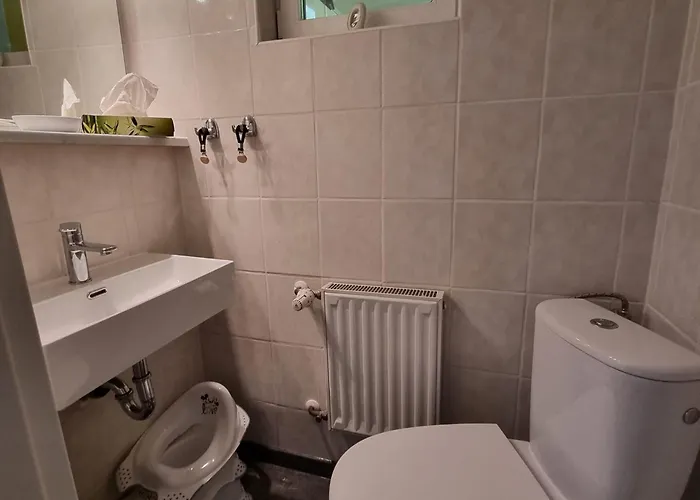 Feriehus Idyllischer Ferienbungalow In Ruhiger Lage Mit Pool Und Grossen Garten *