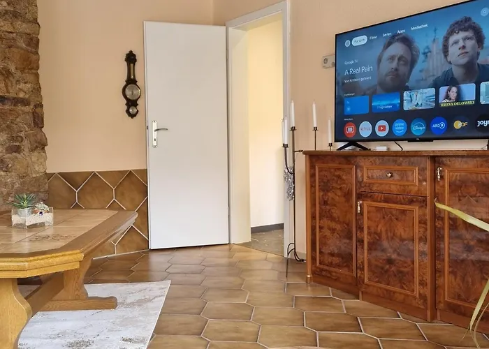 Idyllischer Ferienbungalow In Ruhiger Lage Mit Pool Und Grossen Garten Feriehus Rastenberg