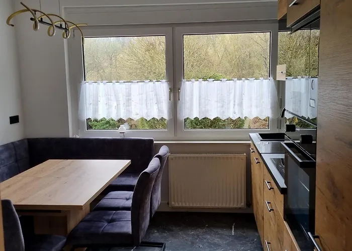 Idyllischer Ferienbungalow In Ruhiger Lage Mit Pool Und Grossen Garten